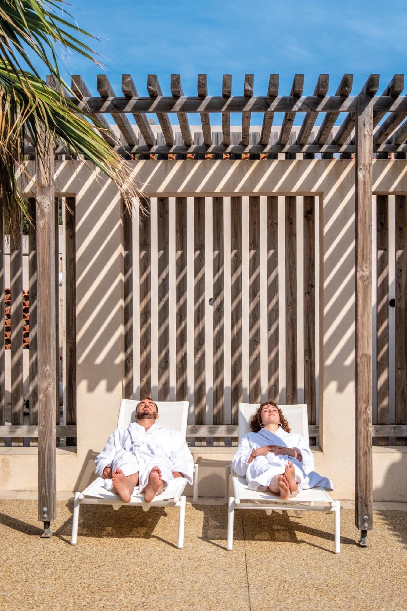 Hotel Helios & Spa - Ile Des Embiez Six-Fours-les-Plages Exterior photo